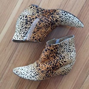 Authentic Matisse leopard “Nugent” booties